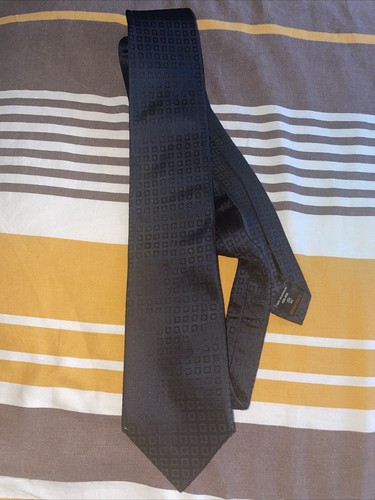 Next black tie - next,